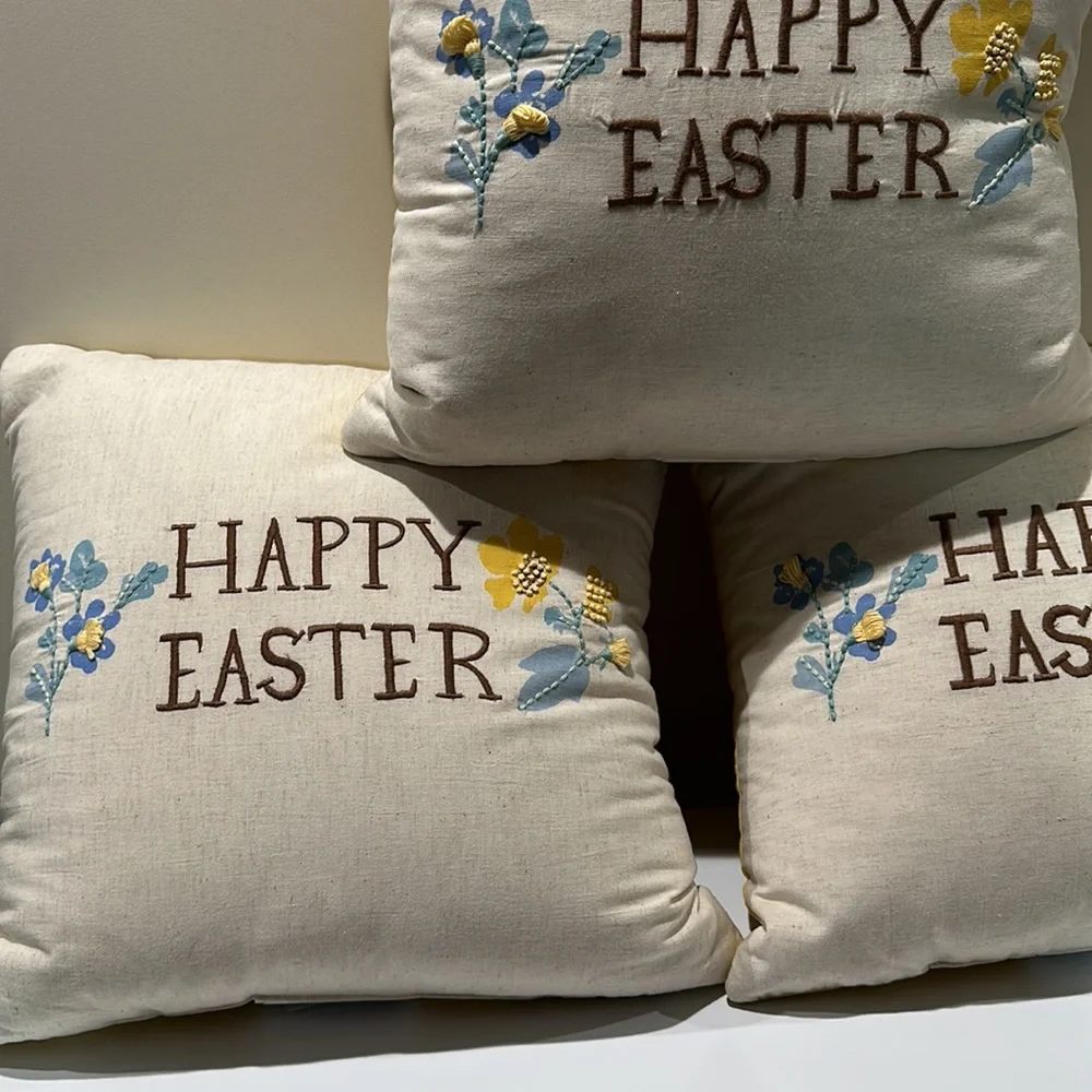 🌸NEW BUNDLE Of 3 THRESHOLD DECORATIVE PILLOW 18in x 18 in NEW WITH TAGS.